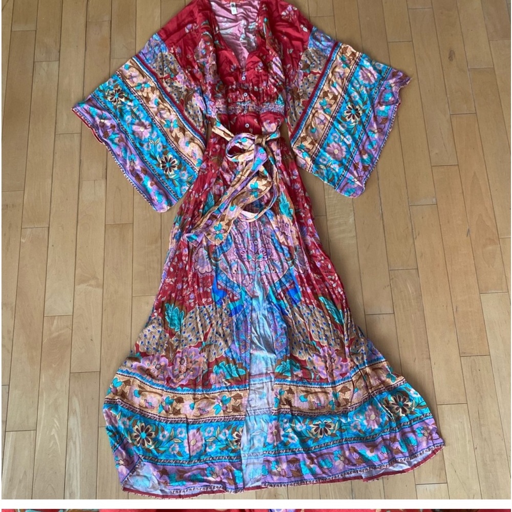 SPELL Lotus Kimono Gown SZ Large.  Gently used, excellent condition. Sold out.